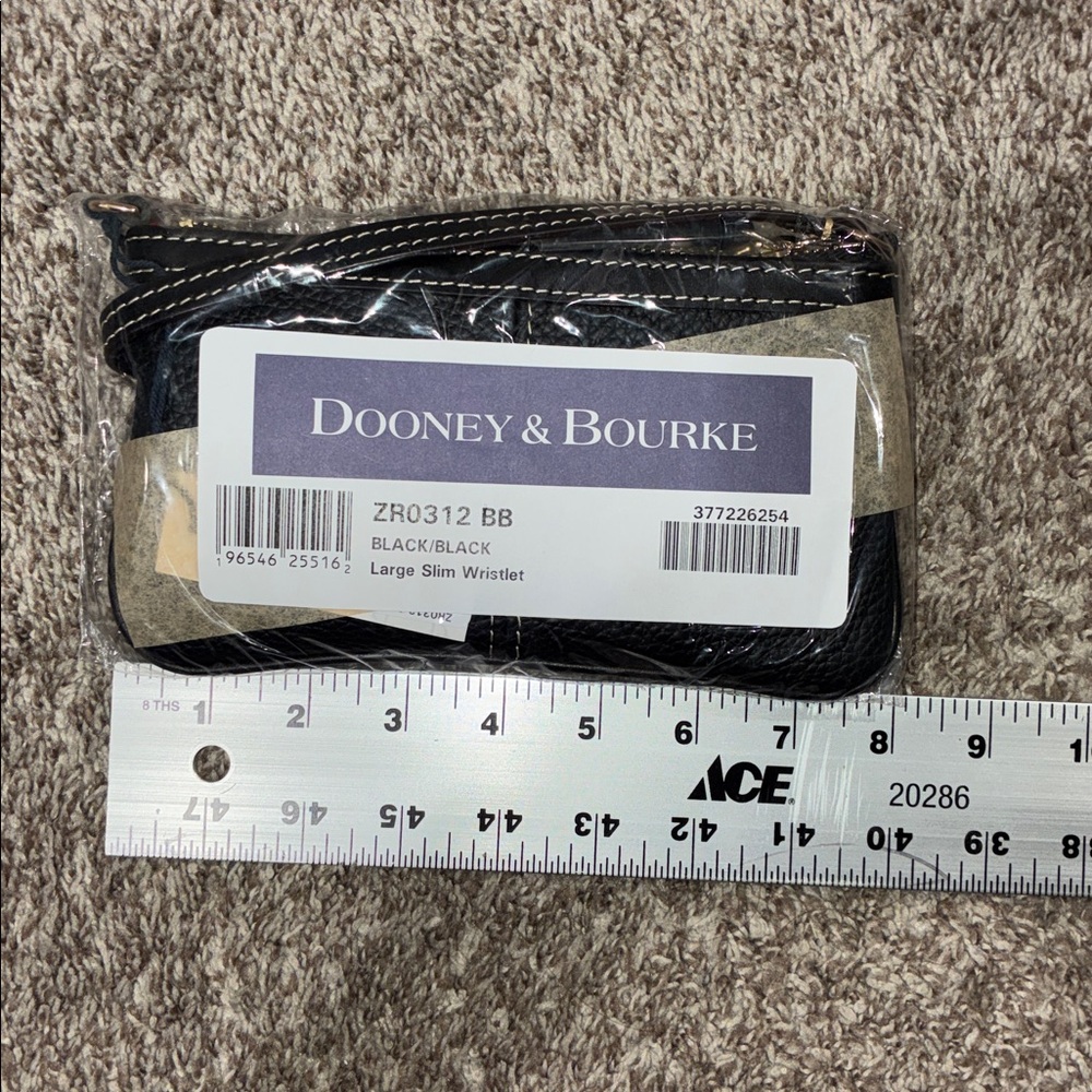 Dooney & Bourke Large Slim Wristlet (black) - Picture 4 of 8
